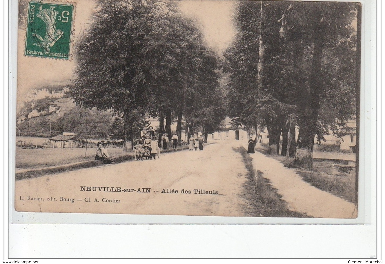 NEUVILLE SUR AIN - Allée Des Tilleuls - Très Bon état - Non Classificati