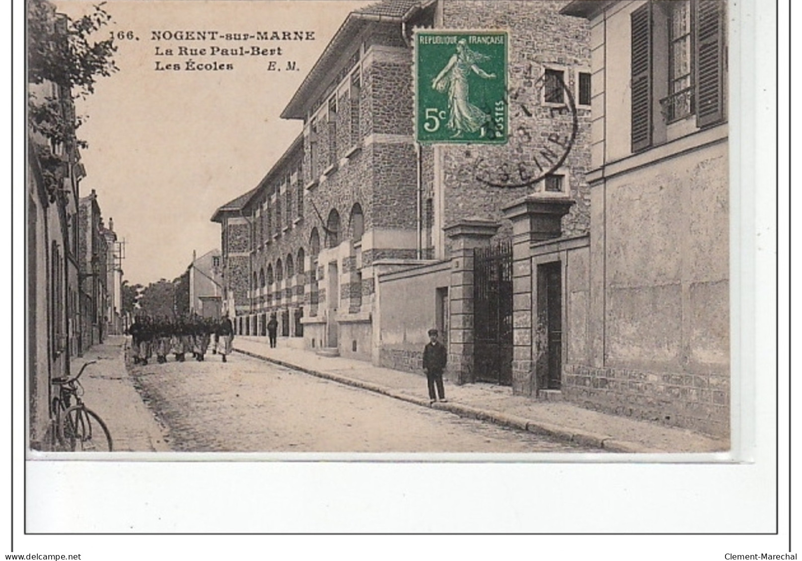 NOGENT SUR MARNE  - La Rue Paul Bert - Les Ecoles -très Bon état - Nogent Sur Marne