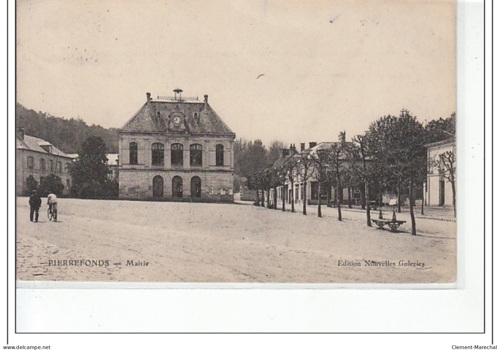 PIERREFONDS - Mairie - Très Bon état - Pierrefonds