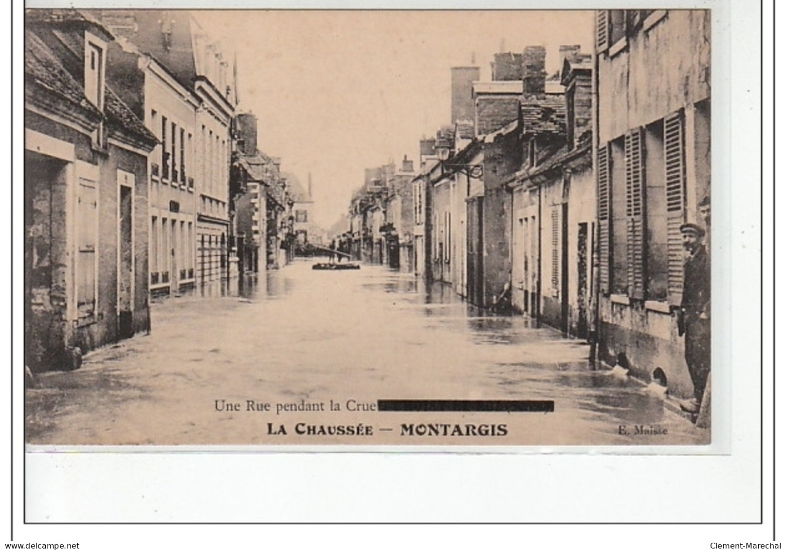 MONTARGIS - Une Rue Pendant La Crue - La Chaussée - Très Bon état - Montargis