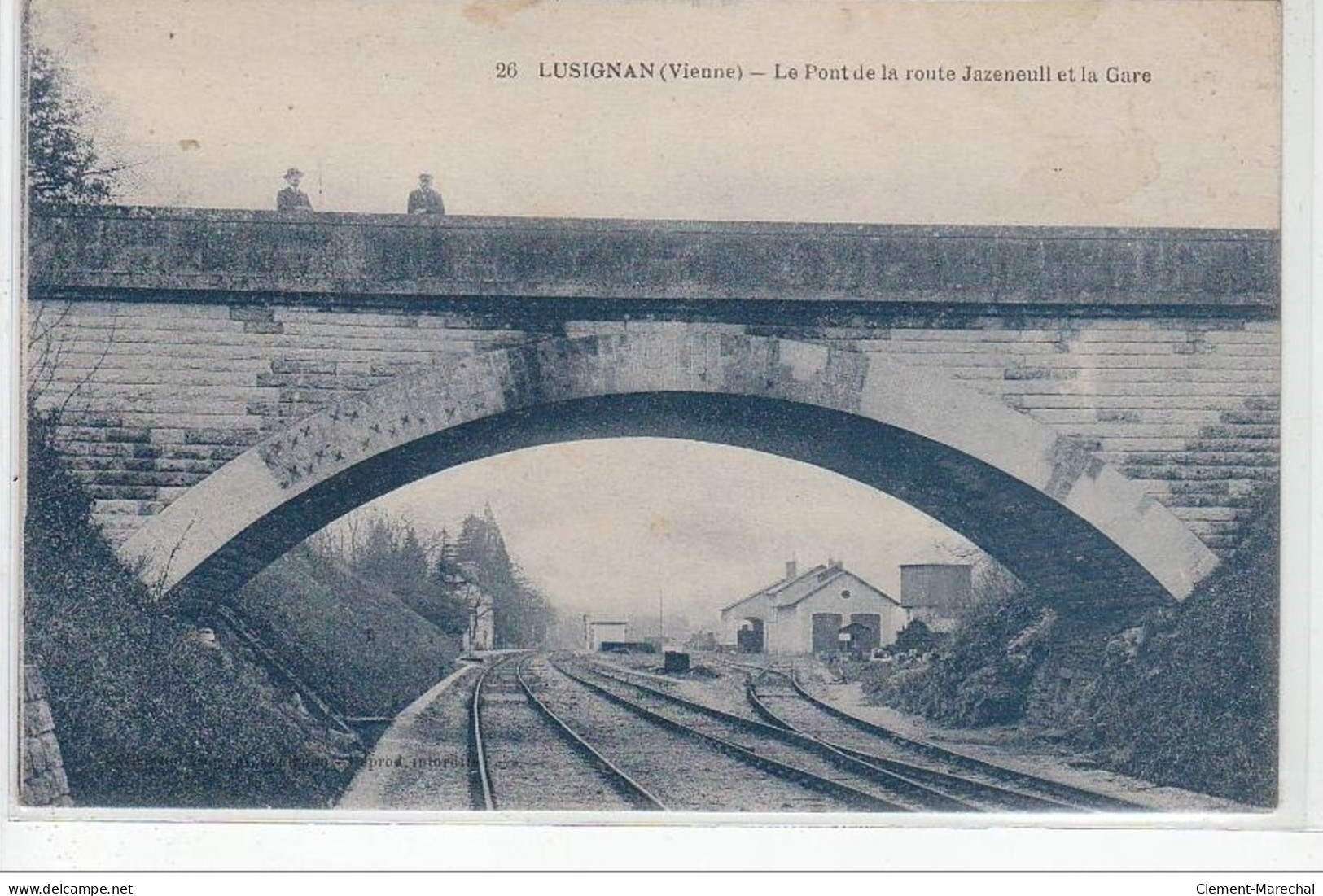 LUSIGNAN : Le Pont De La Route De Jazeneuil Et La Gare - Très Bon état - Lusignan