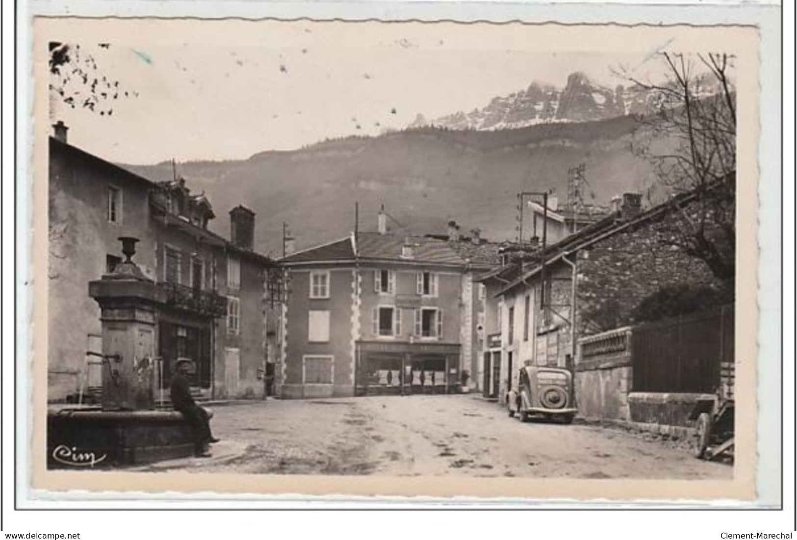 LE TOUVET : Place De L'église - Au Fond, Haut Du Seuil (alt. 1908 M.) - Très Bon état - Otros & Sin Clasificación