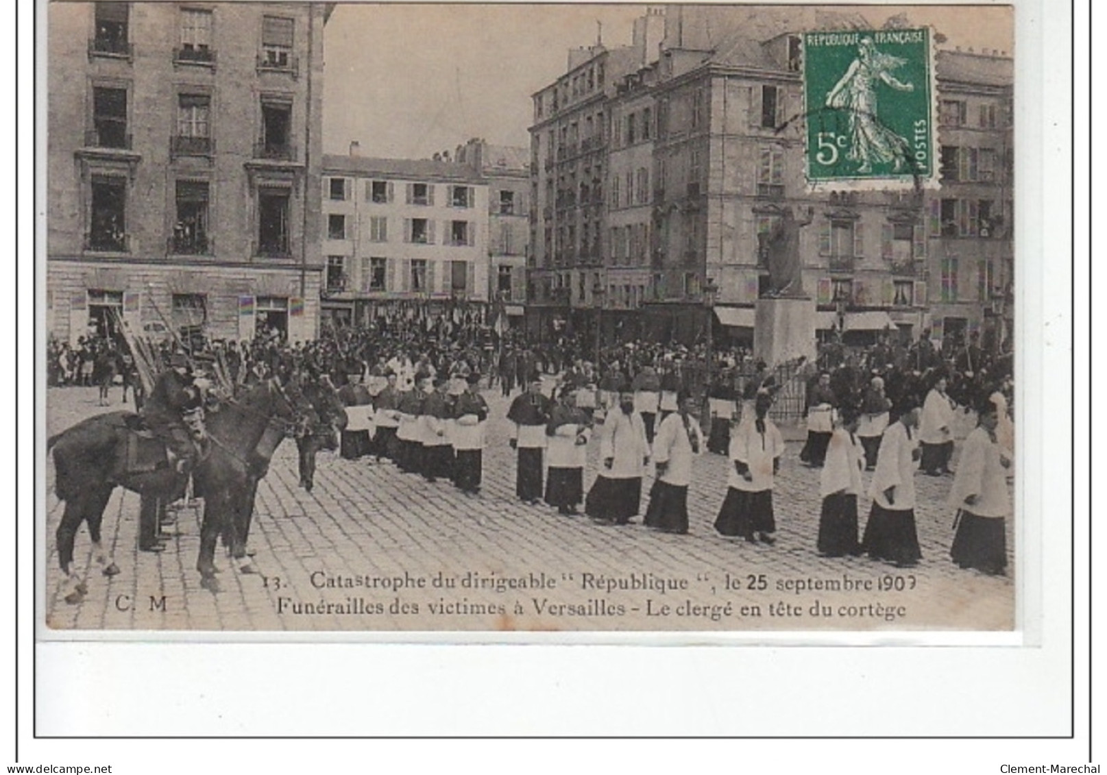 VERSAILLES - Catastrophe Du Dirigeable """"République""""  1907 - Funérailles Des Victimes - Le Clergé - Très Bon état - Versailles