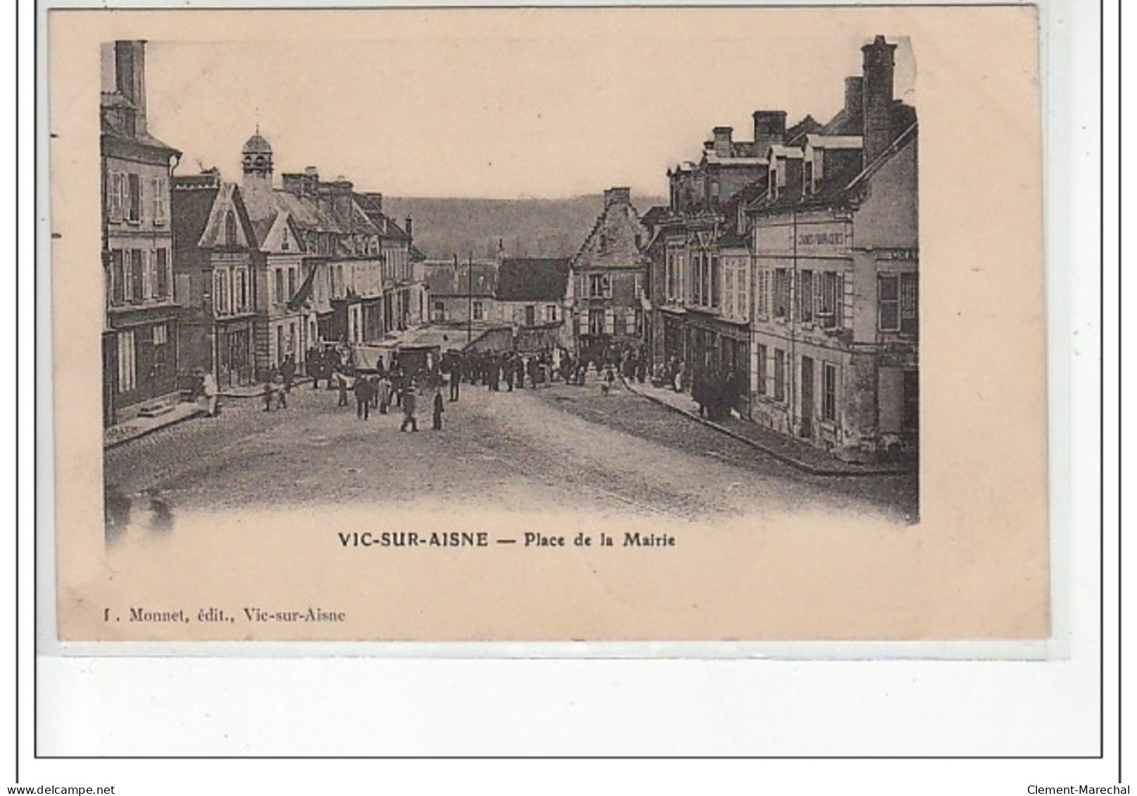 VIC SUR AISNE - Place De La Mairie - Très Bon état - Vic Sur Aisne