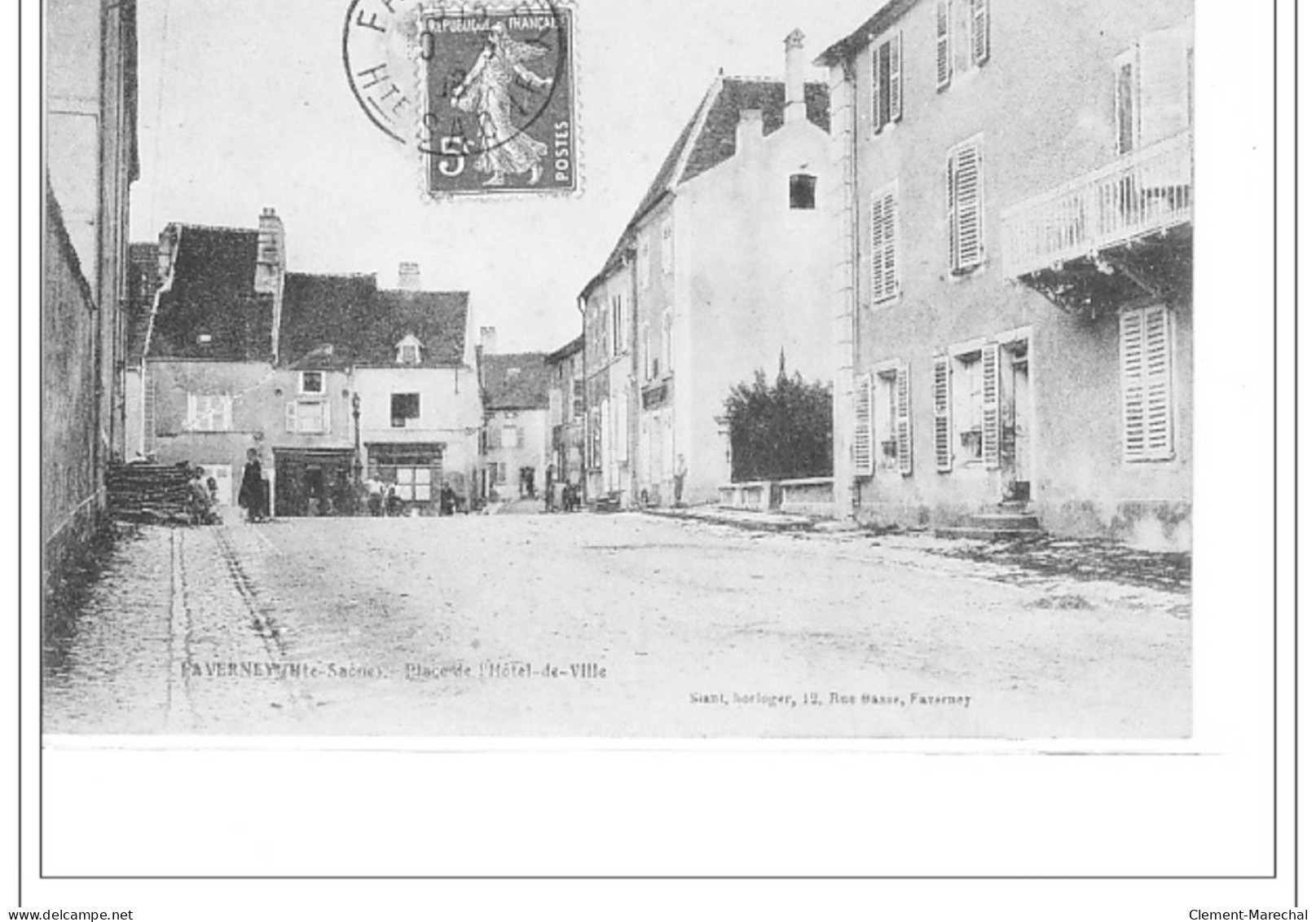 FAVERNEY - Place De L'Hôtel De Ville -  Très Bon état - Otros & Sin Clasificación