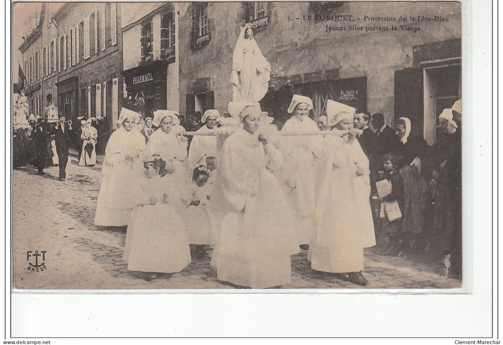 LE CONQUET - Procession De La Fête-Dieu - Jeunes Filles Portant La Vierge - Très Bon état - Le Conquet