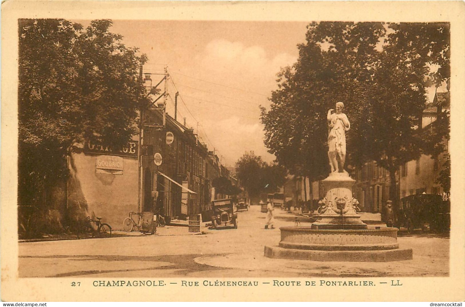 39 CHAMPAGNOLE. Voiture Ancienne Devant Le Garage Rue Clémenceau Route De Pontarlier 1935 - Champagnole