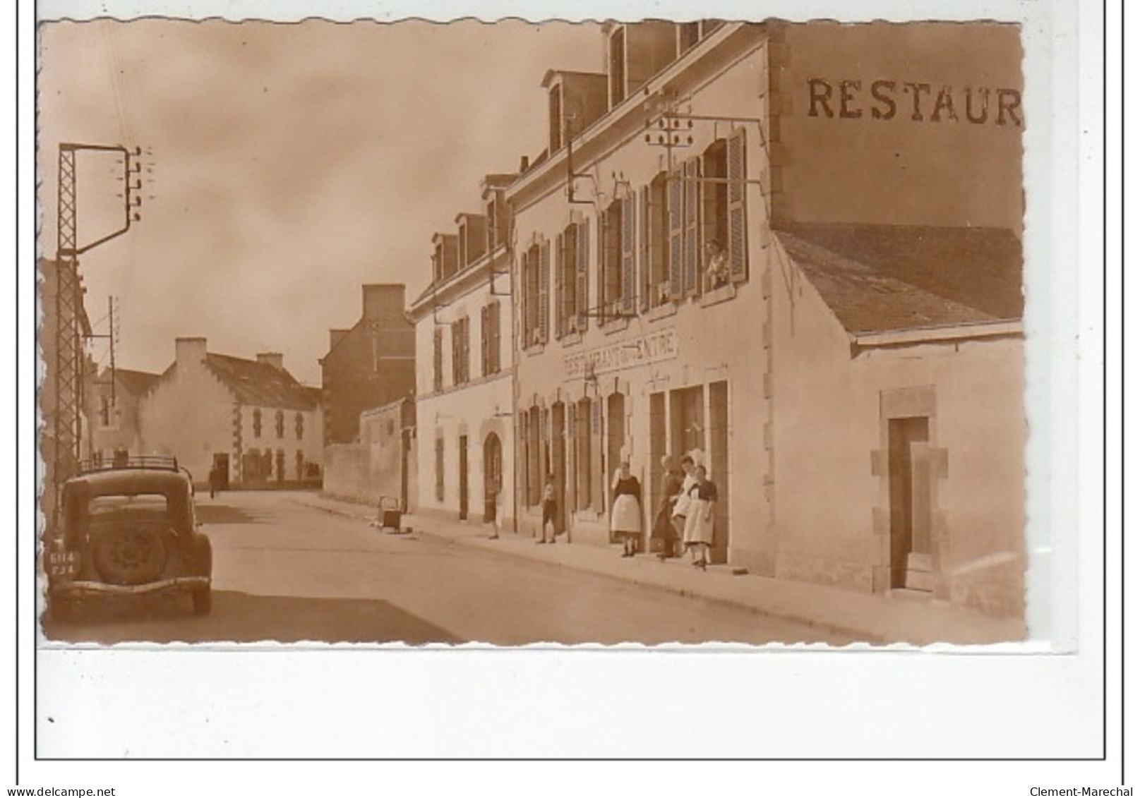 GUILVINEC - Rue De Penmarch Et Le Restaurant Du Centre - Très Bon état - Guilvinec