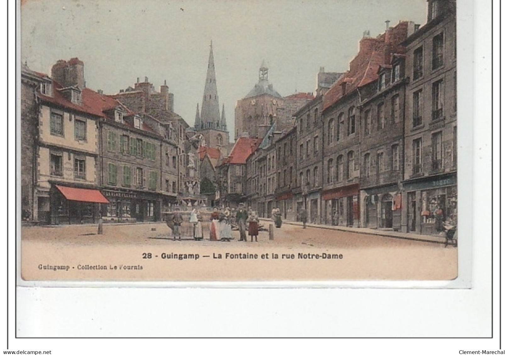 GUINGAMP - La Fontaine Et La Rue Notre-Dame - Très Bon état - Guingamp