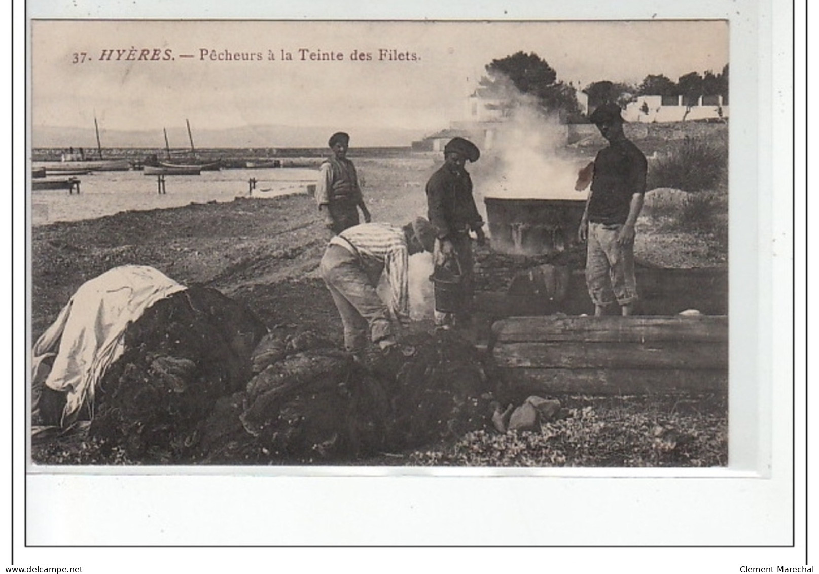 HYERES - Pêcheurs à La Teinte Des Filets - Très Bon état - Hyeres