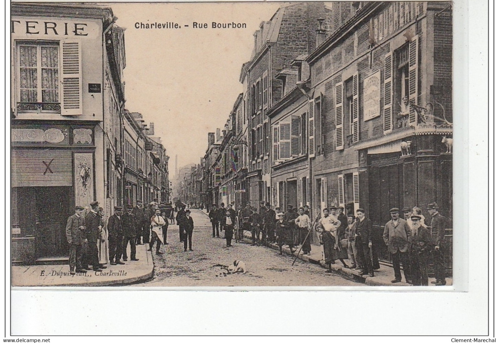 CHARLEVILLE - Rue Bourbon - Très Bon état - Charleville