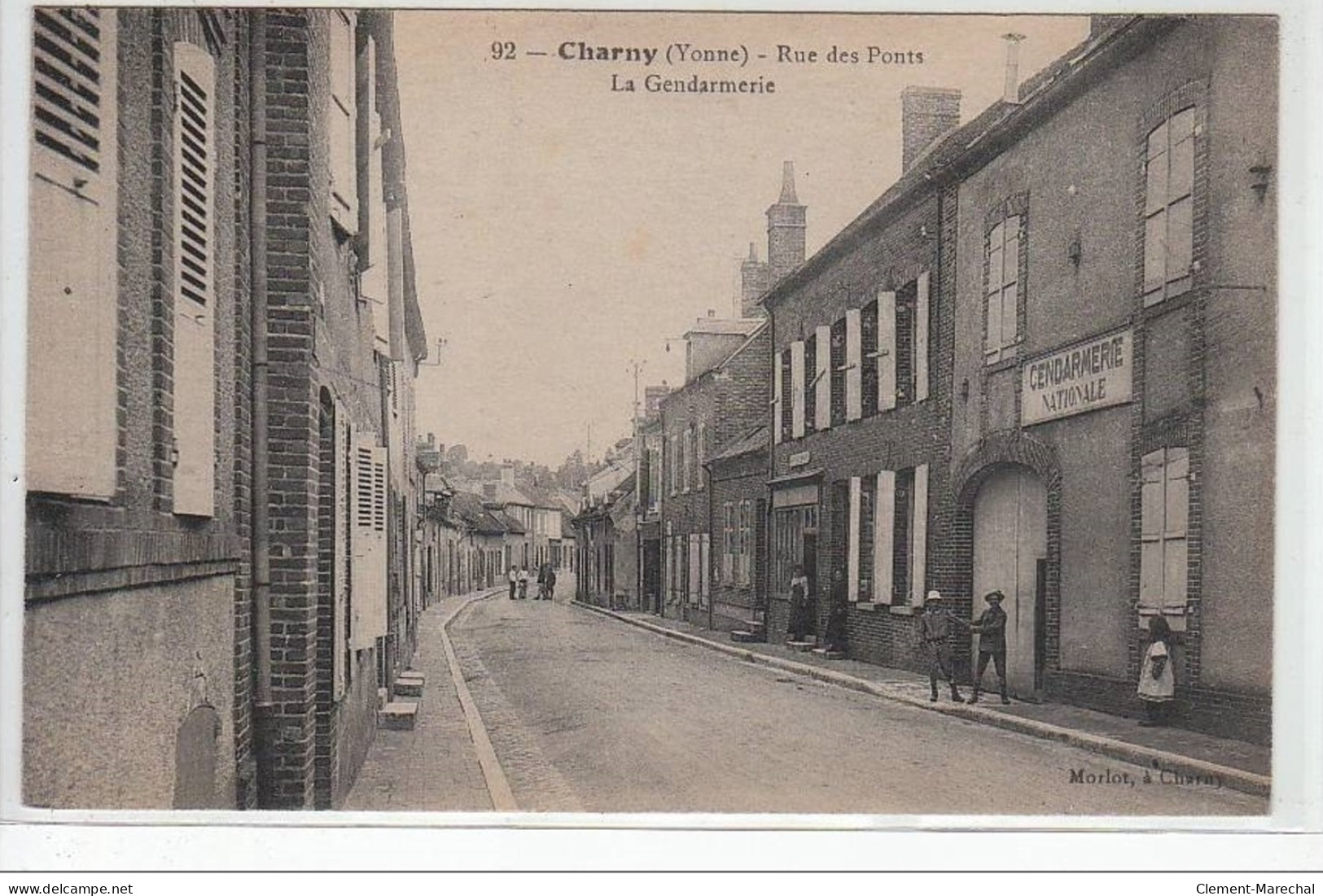 CHARNY : Rue Des Ponts - La Gendarmerie - Très Bon état - Charny