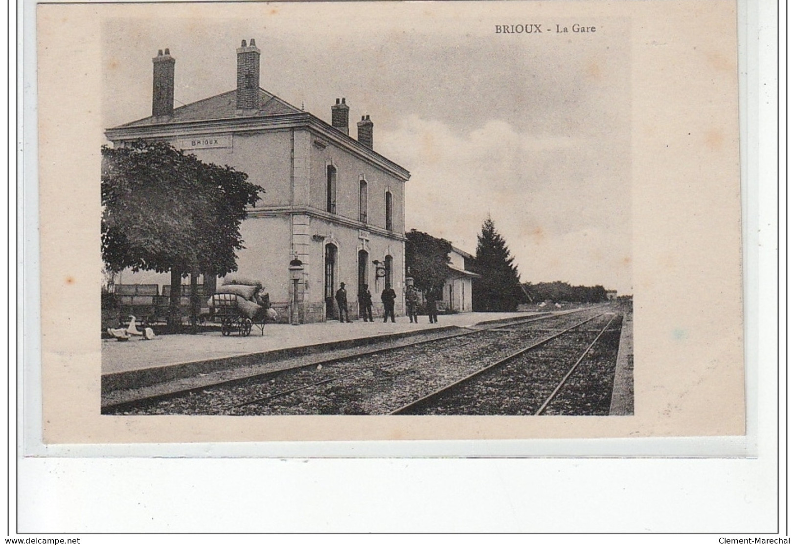 BRIOUX - La Gare - Très Bon état - Brioux Sur Boutonne