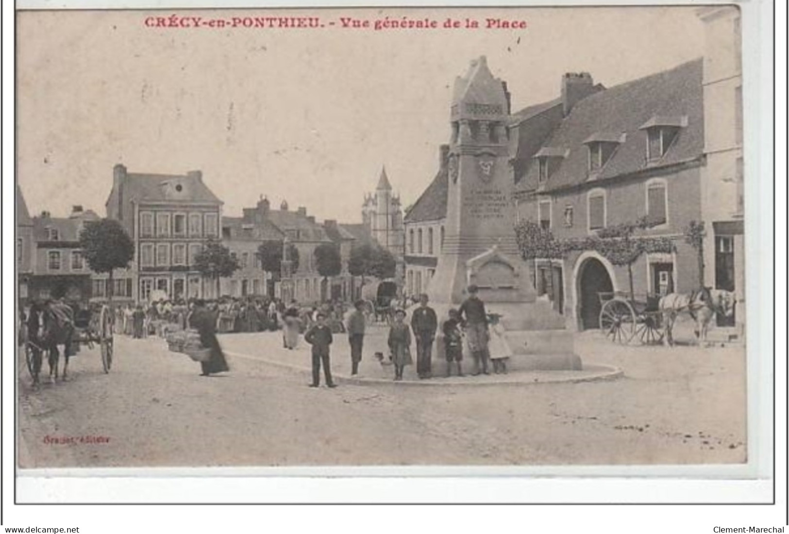 CRECY EN PONTHIEU - Vue Générale De La Place - Très Bon état - Crecy En Ponthieu
