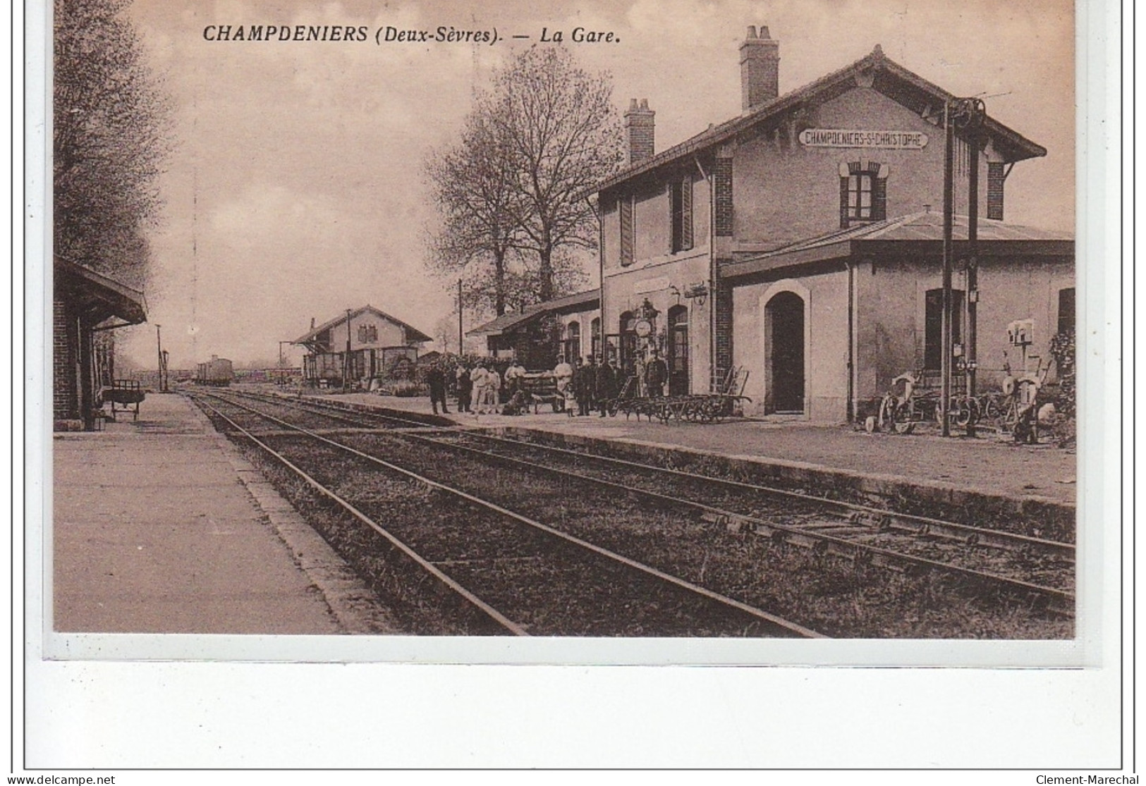 CHAMPDENIERS - La Gare - Très Bon état - Champdeniers Saint Denis