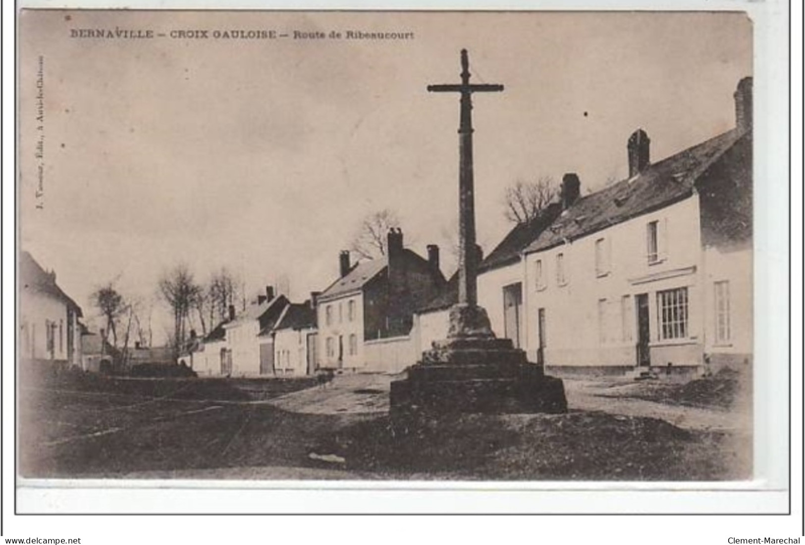 BERNAVILLE - Croix Gauloise, Route De Ribeaucourt - Très Bon état - Autres & Non Classés