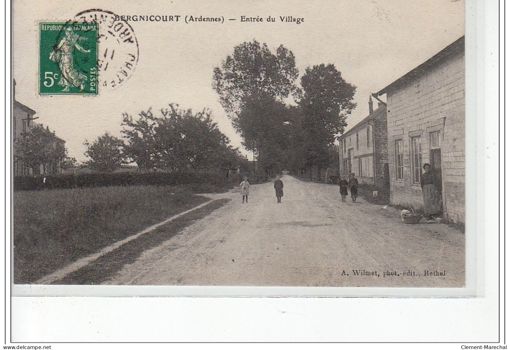BERGNICOURT - Entrée Du Village - Très Bon état - Other & Unclassified