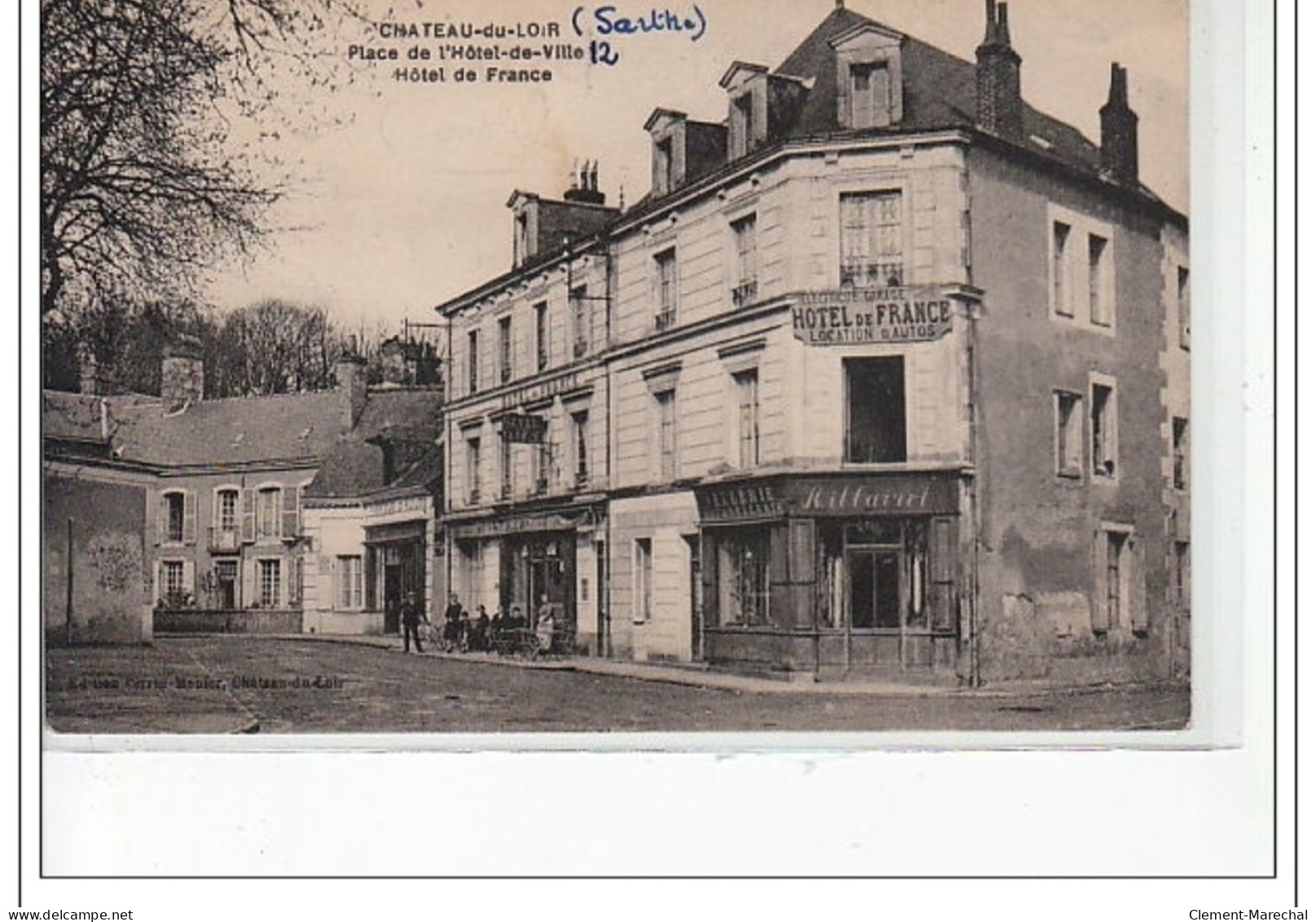 CHATEAU DU LOIR - Place De L'Hôtel De Ville - Très Bon état - Chateau Du Loir