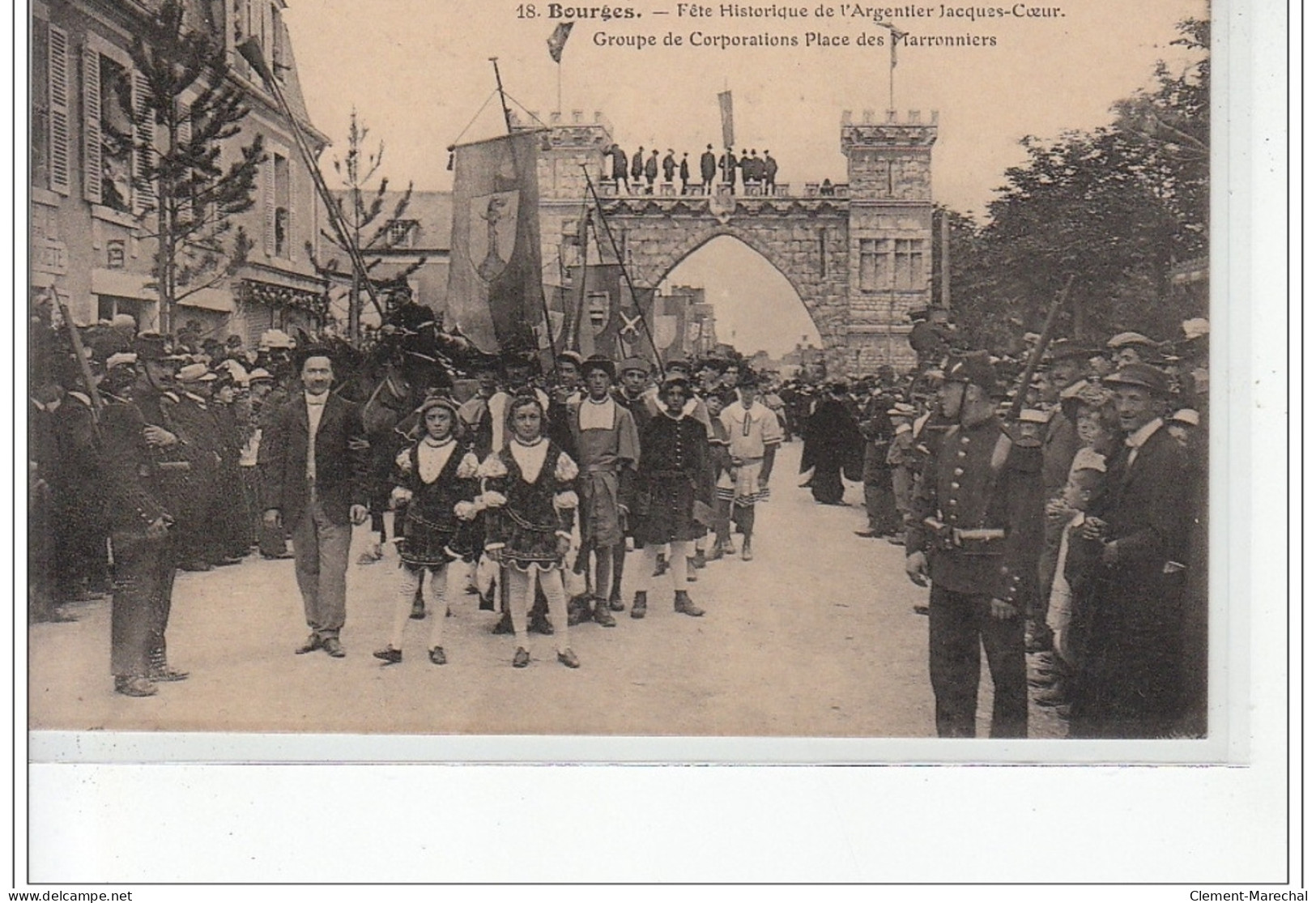 BOURGES - Fête Historique De Jacques Coeur - Groupe De Corporation Place Des Marronniers - Très Bon état - Bourges