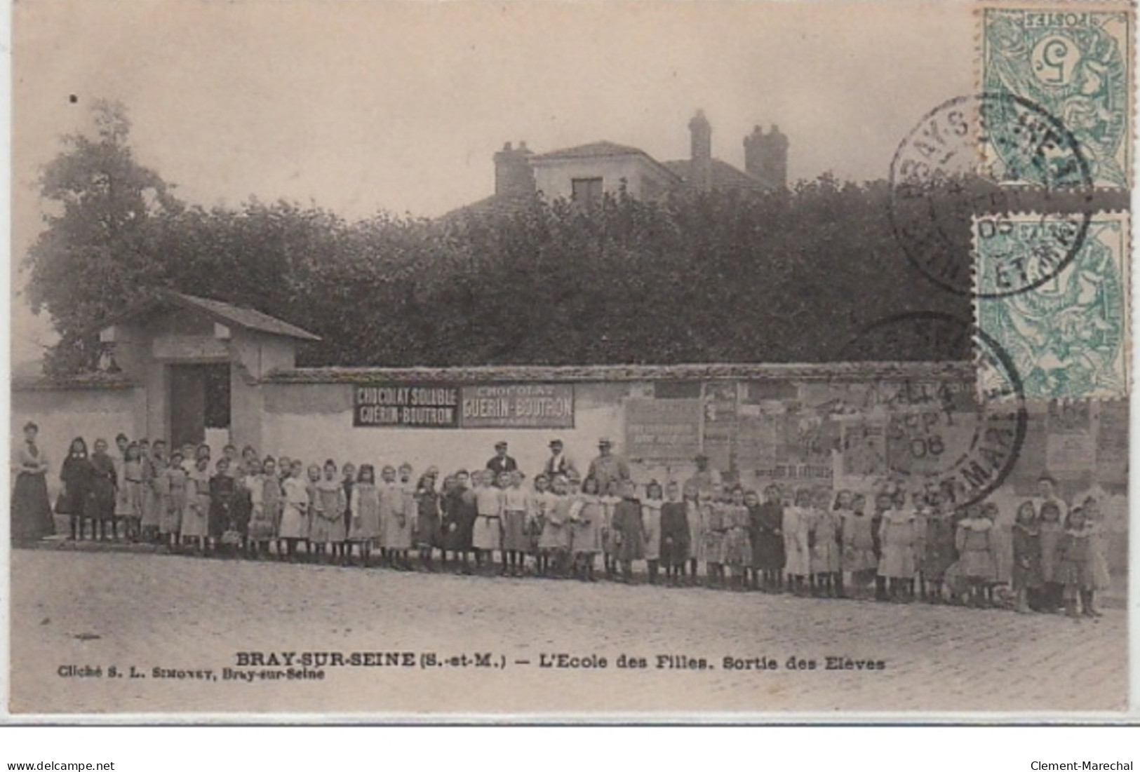 BRAY SUR SEINE : L'école Des Filles - Sortie Des élèves - état (léger Pli) - Autres & Non Classés