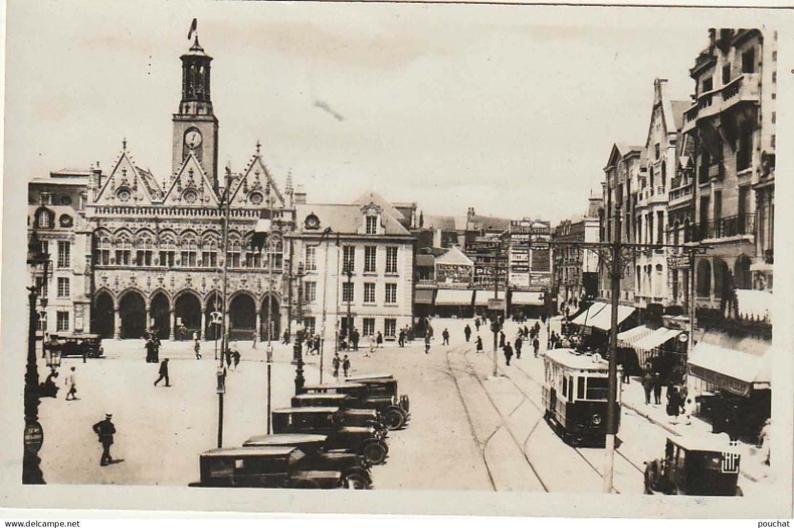 AA+ -(02) SAINT QUENTIN - PLACE DE L' HOTEL DE VILLE - ANIMATION - TRAMWAY  - Saint Quentin