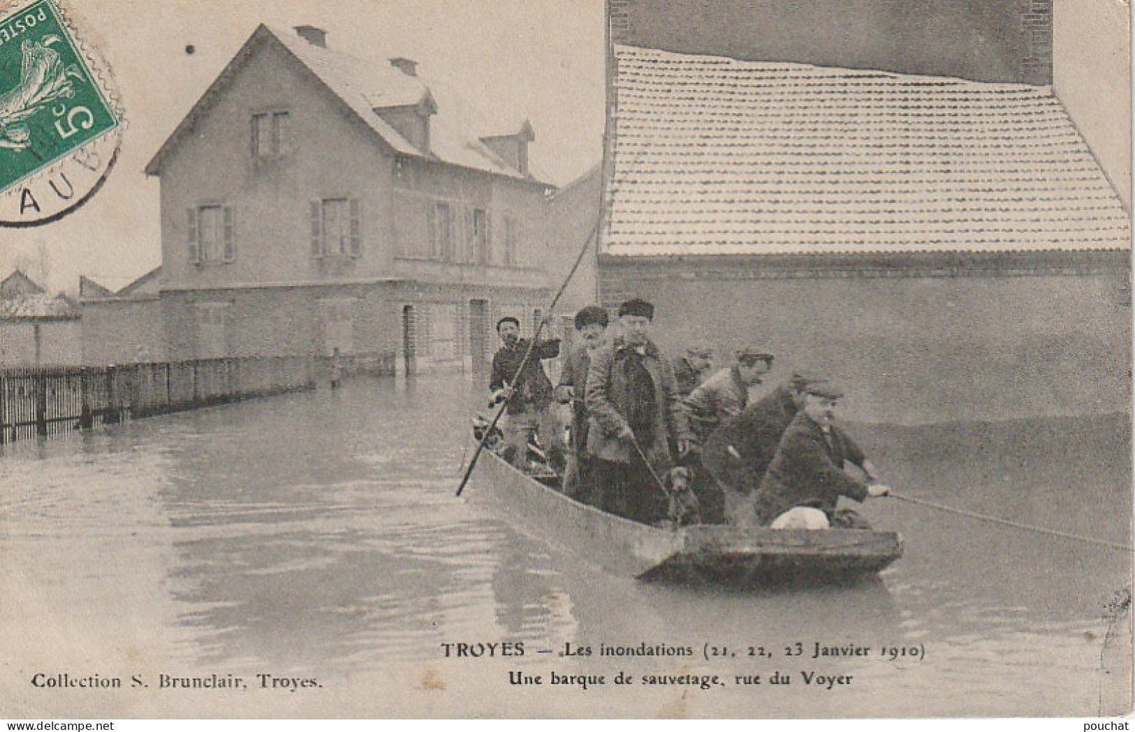 AA+ -(10) TROYES - LES INONDATIONS JANVIER 1910 - UNE BARQUE DE SAUVETAGE  , RUE DU VOYER - PASSEUR ET RESCAPES  - Troyes