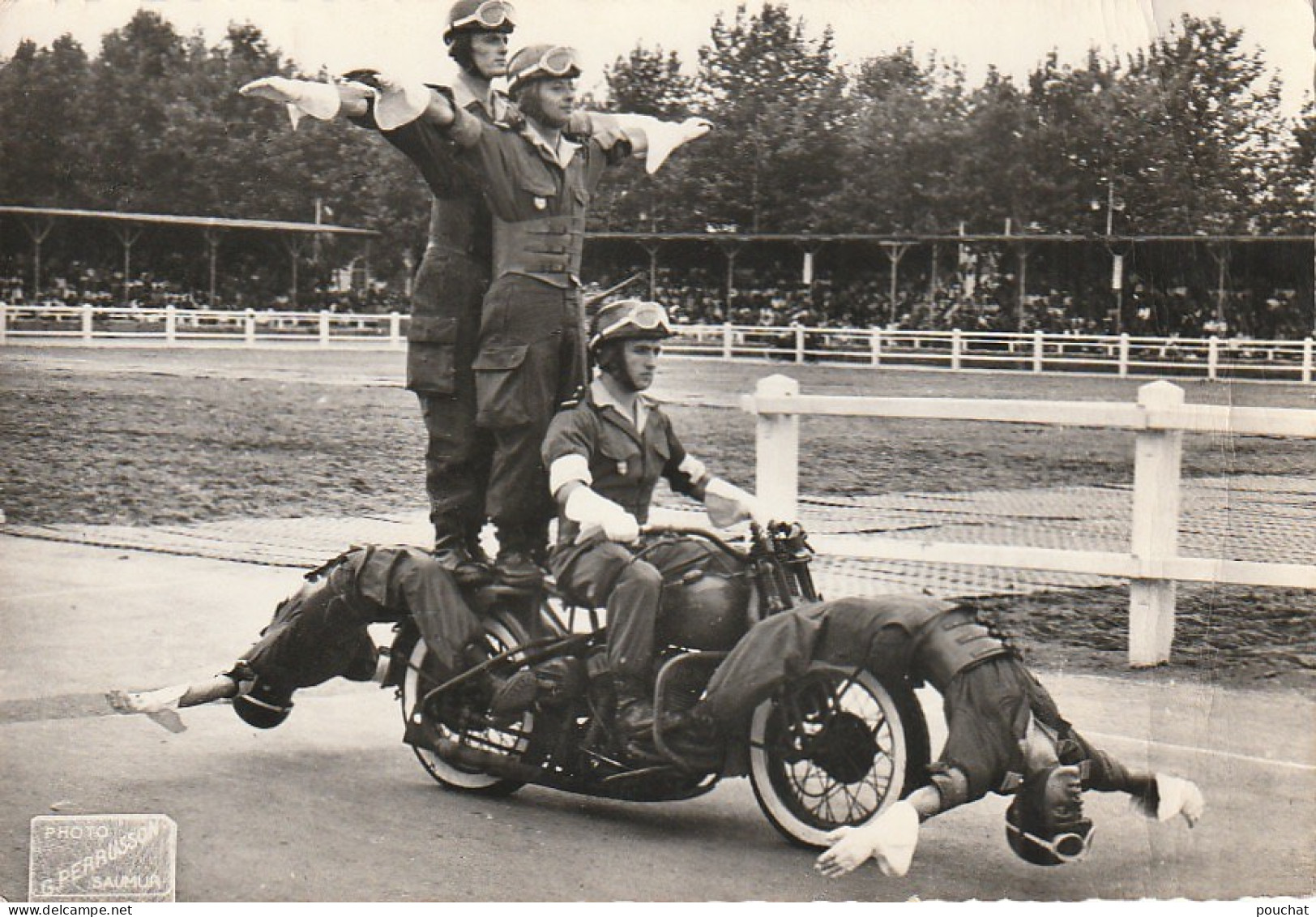 AA+ 13-(49) SAUMUR - CARROUSEL MOTORISE - PHOTO PERRUSSON , SAUMUR - Motorfietsen