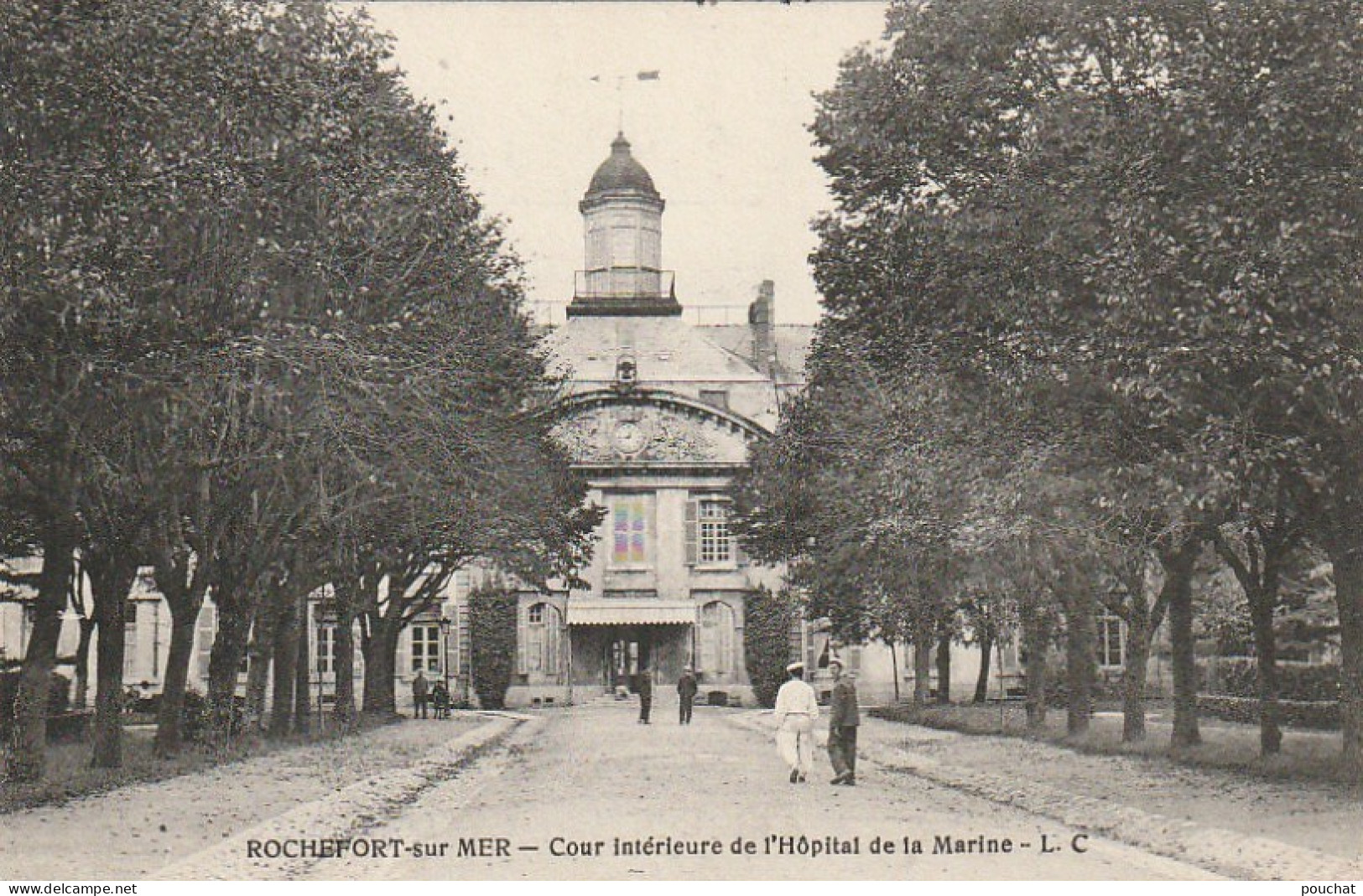 AA+ 21-(17) ROCHEFORT SUR MER - COUR INTERIEURE DE L' HOPITAL DE LA MARINE - ANIMATION - Rochefort