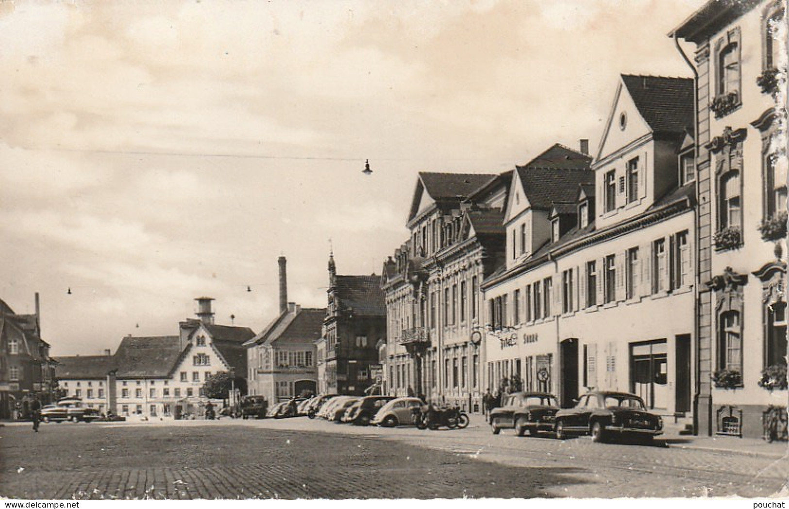 AA+ 23- OFFENBURG , DEUTSCHLAND - PLACE DE LA MAIRIE , AUTOMOBILES - RATHAUSPLATZ , AUTOS - Offenburg