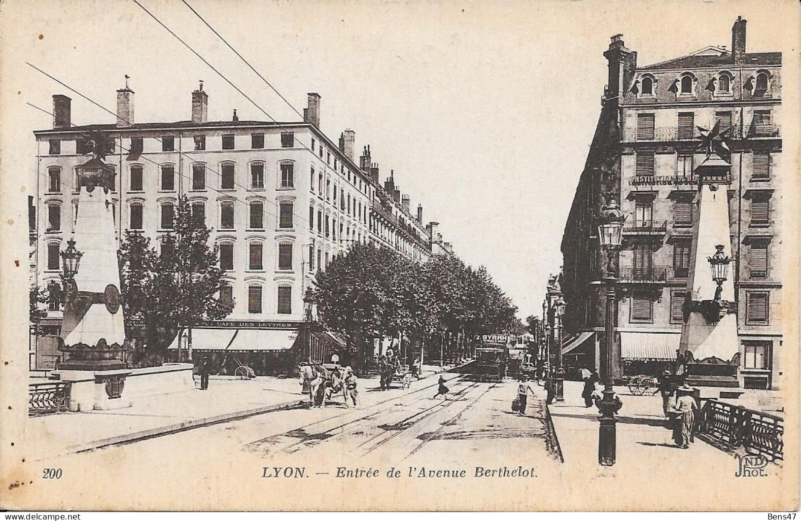 69 Lyon Entrée De L'Avenue Berthelot - Lyon 1