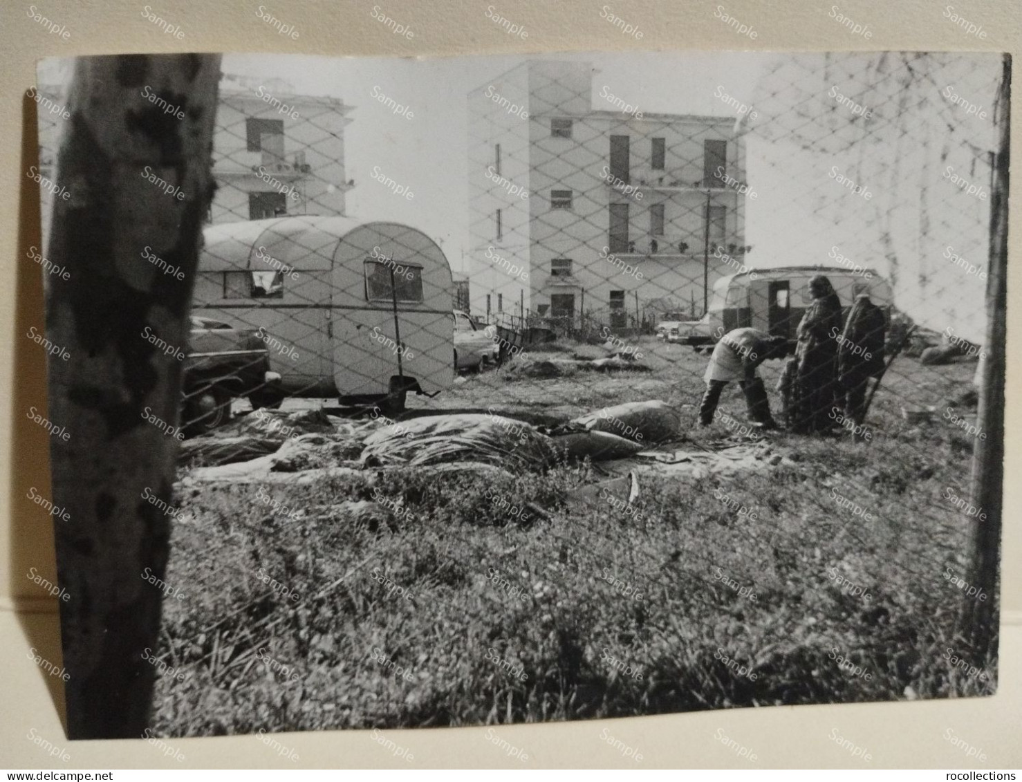 Italia Foto Roma ACILIA 1963. Roulotte Nomadi  Gypsies Washing Themselves - Europa