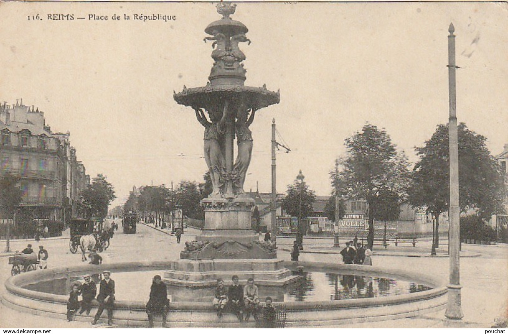 AA+ 66-(51) REIMS - PLACE DE LA REPUBLIQUE - ANIMATION - Reims