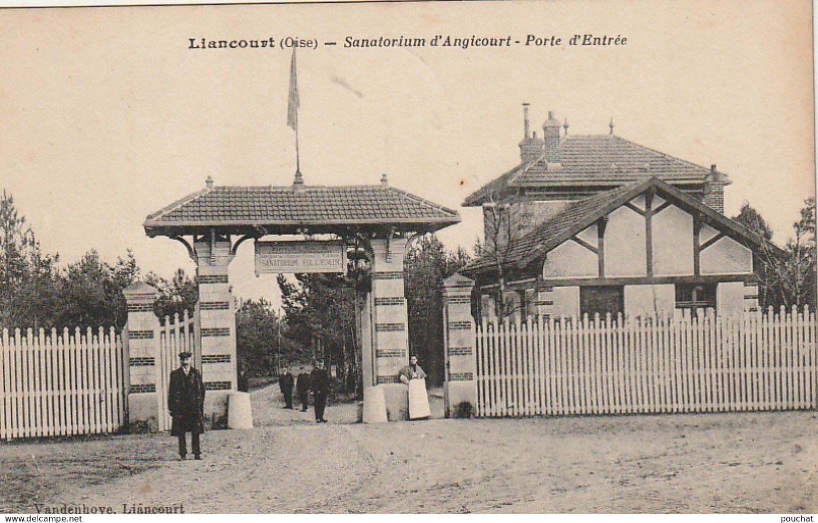 AA+ 76-(60) LIANCOURT - SANATORIUM D'ANGICOURT - PORTE D'ENTREE - ANIMATION - Liancourt