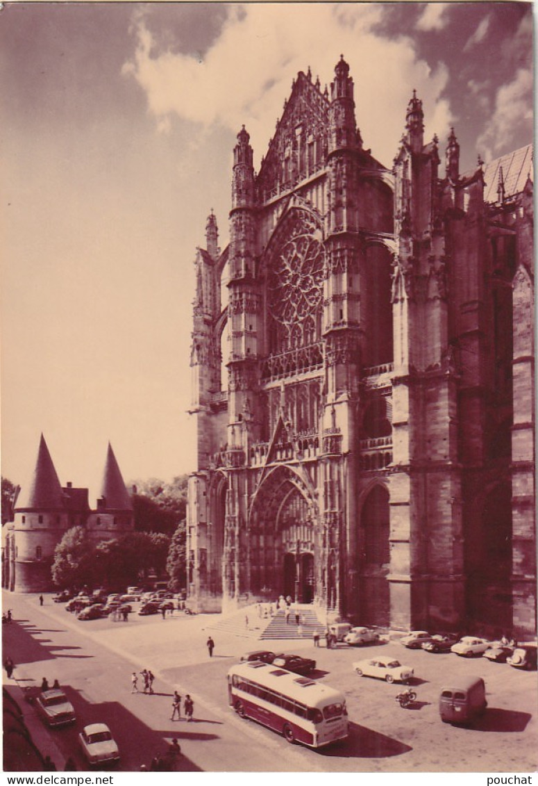 AA+ 76-(60) BEAUVAIS - FACADE DE LA CATHEDRALE SAINT PIERRE , TOURS DU PALAIS DE JUSTICE - AUTOMOBILES , AUTOCAR - Beauvais