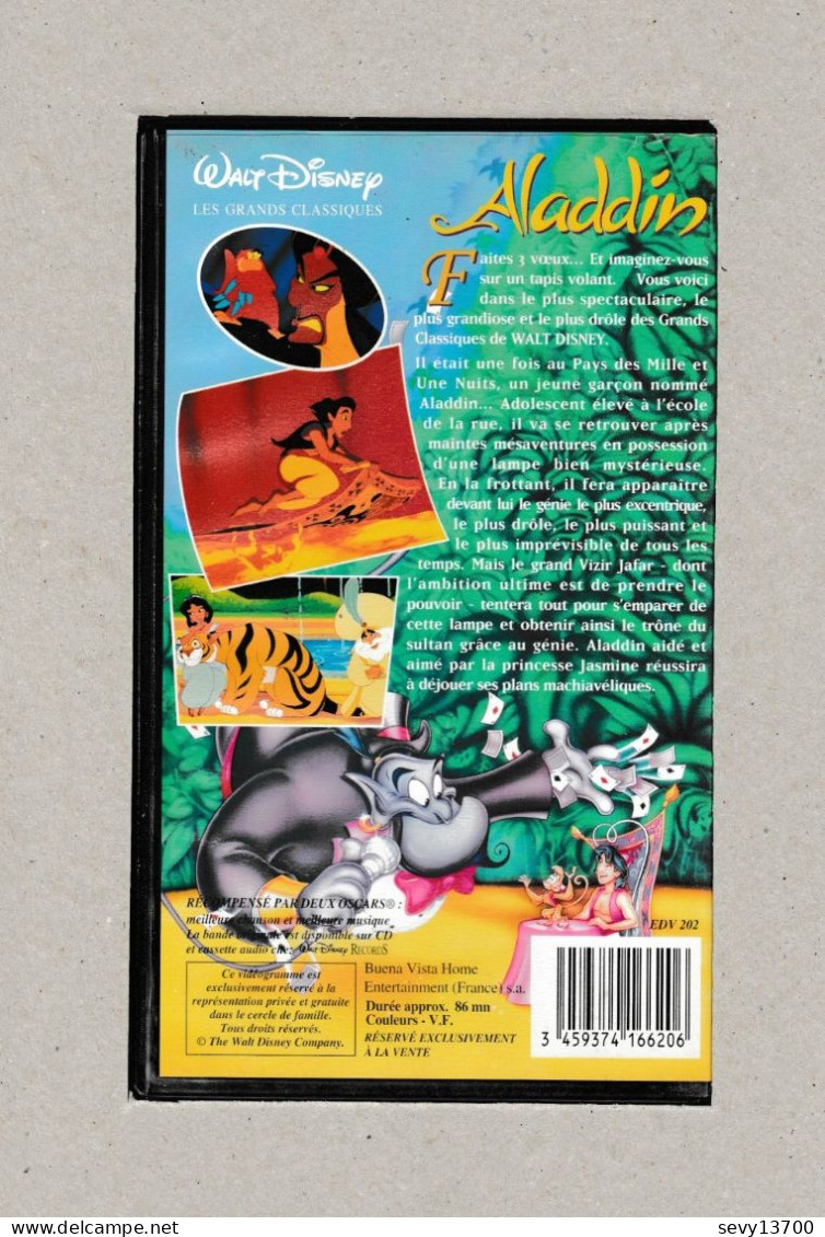 3 Cassettes VHS Walt Disney Aladin Le Retour De Jafar Et Mulan - Dessins Animés