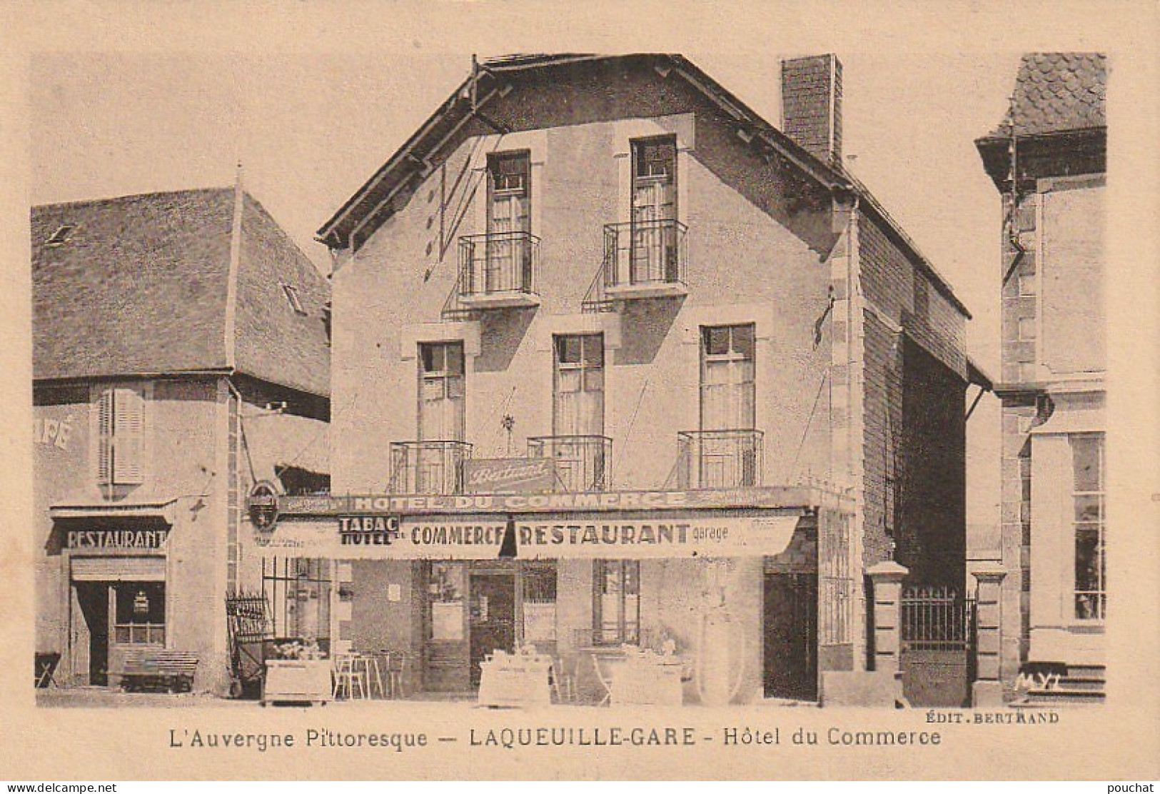 AA+ 82-(63) LAQUEUILLE GARE - HOTEL DU COMMERCE - FACADE ET TERRASSE - Otros & Sin Clasificación