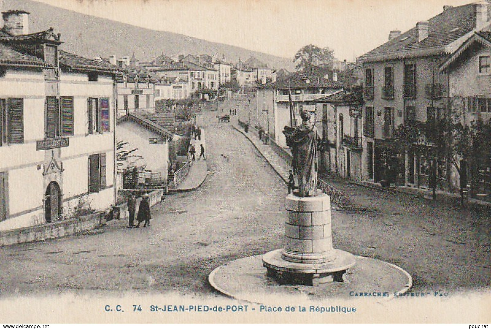 AA+ 83-(64) ST JEAN PIED DE PORT - PLACE DE LA REPUBLIQUE - HOTEL APESTEGUY - Saint Jean Pied De Port