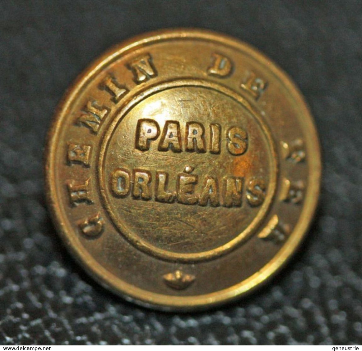 Bouton Ancien D'uniforme "Compagnie Du Chemin De Fer Paris-Orléans / PO" - Eisenbahnverkehr