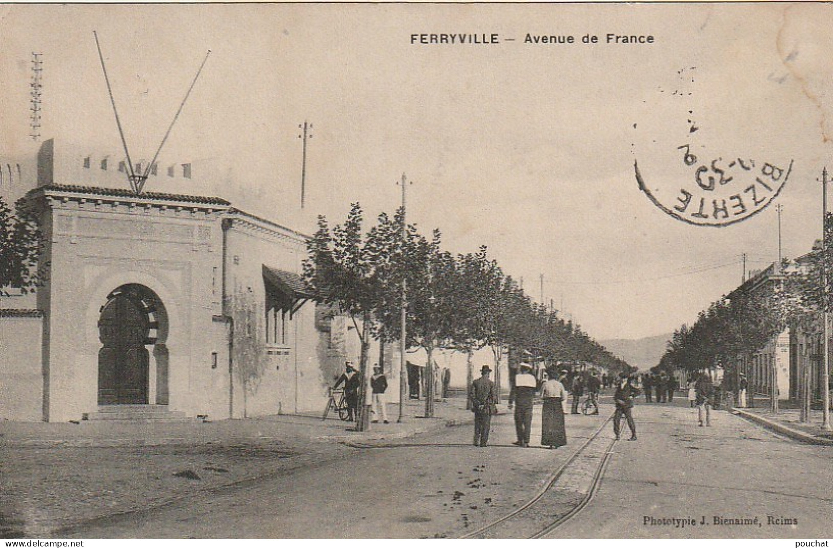 AA+ 87- FERRYVILLE ( MENZEL BOURGUIBA ) , TUNISIE - AVENUE DE FRANCE - ANIMATION - Africa