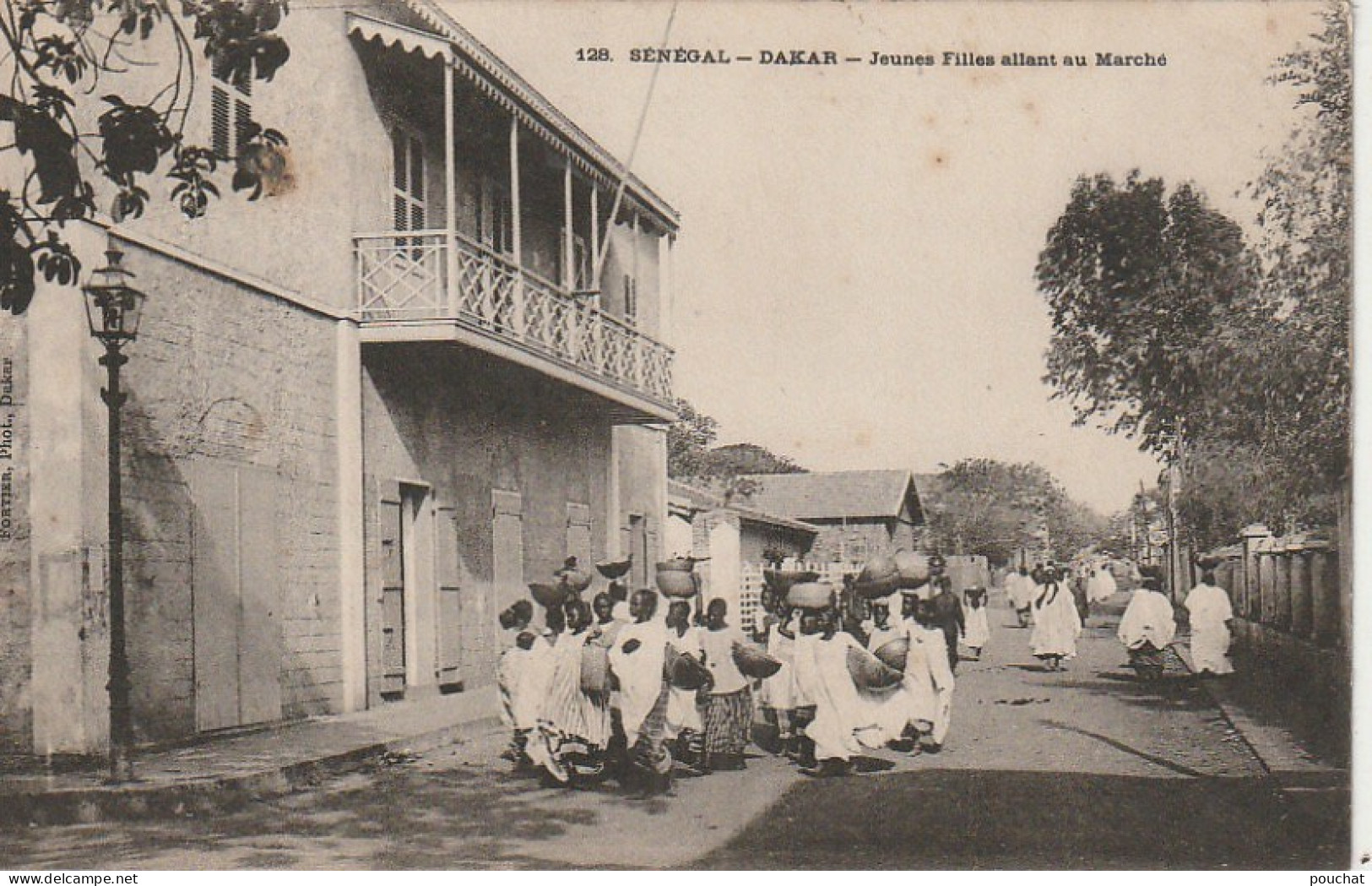 AA+ 88-  DAKAR ( SENEGAL ) - JEUNES FILLES ALLANT AU MARCHE - ANIMATION - Senegal