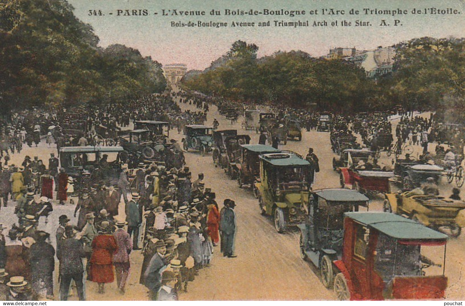 AA+ 101-(75) L'AVENUE DU BOIS DE BOULOGNE ET L'ARC DE TRIOMPHE DE L'ETOILE , PARIS - ANIMATION - AUTOMOBILES - Paris (16)