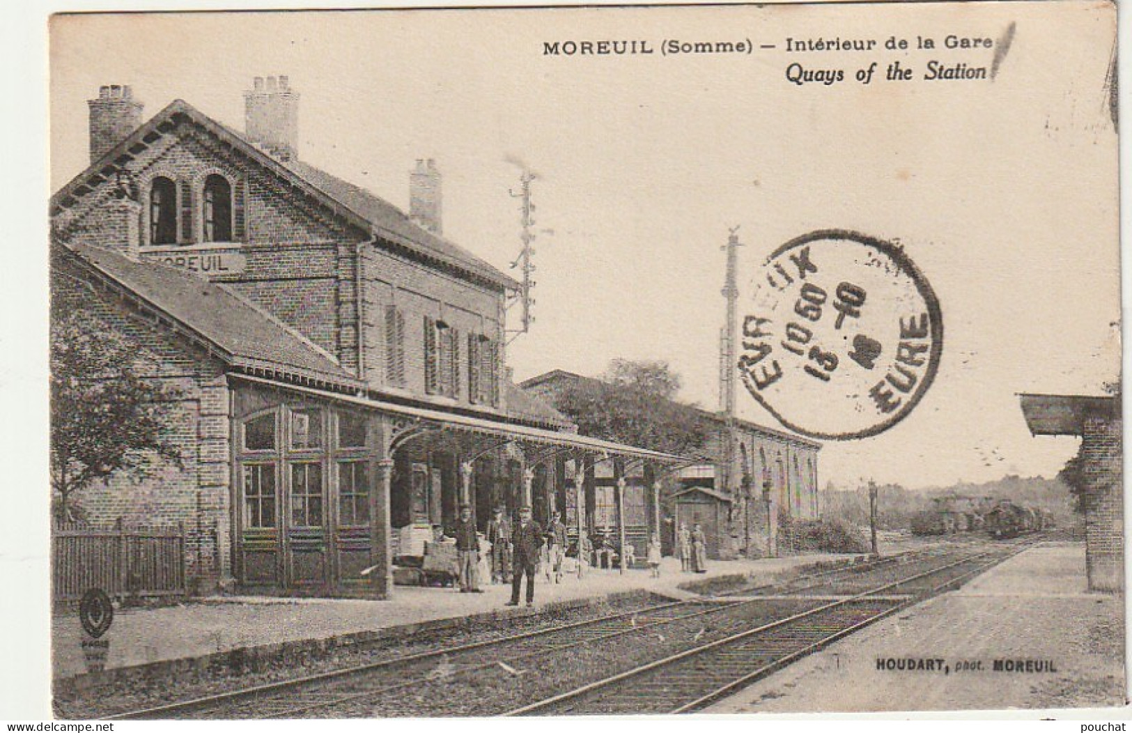 AA+ 107-(80) MOREUIL - INTERIEUR DE LA GARE - ANIMATION SUR LE QUAI  - Moreuil