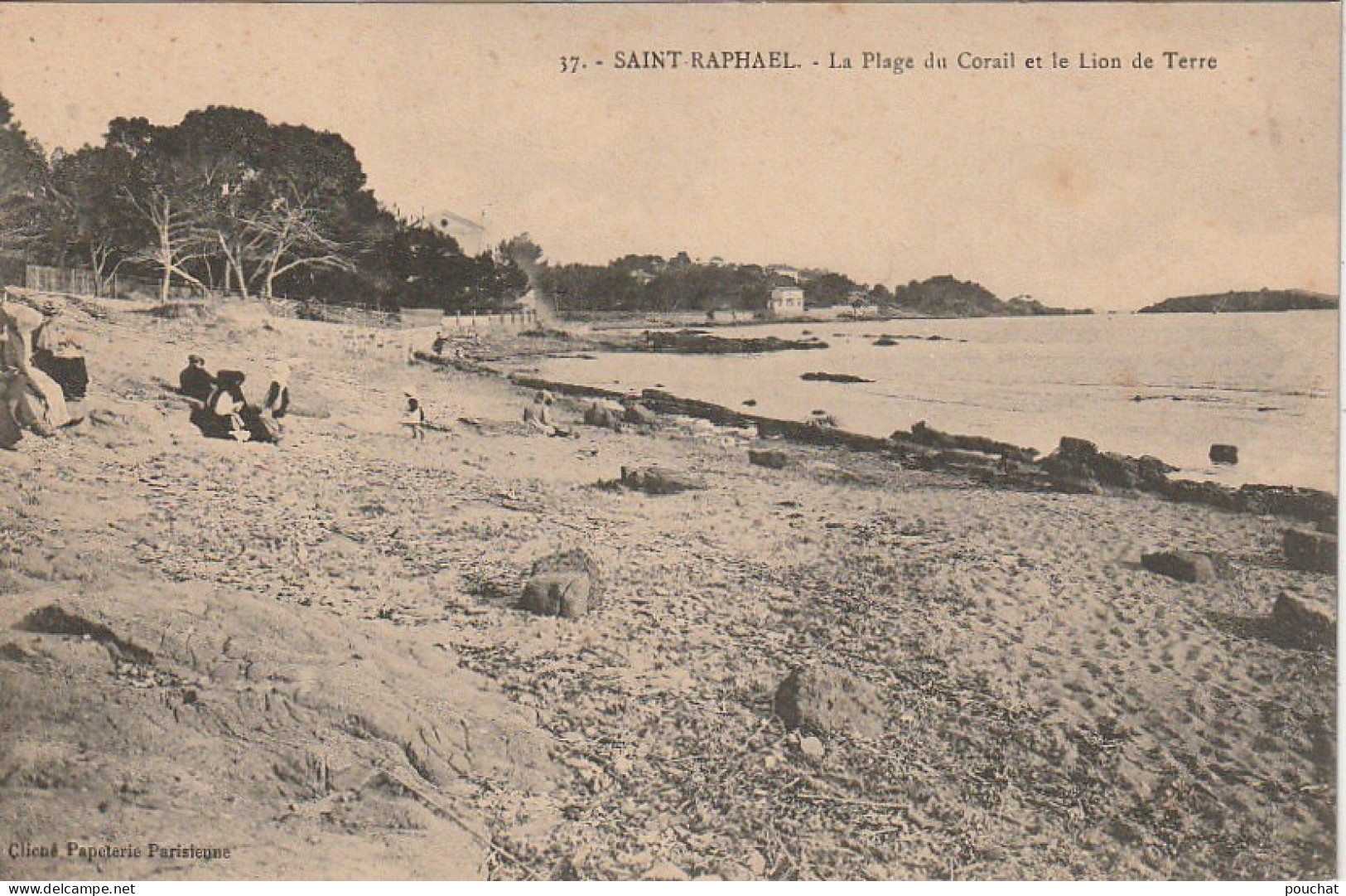 AA+ 111-(83) SAINT RAPHAEL - LA PLAGE DU CORAIL ET LE LION DE TERRE  - ANIMATION - Saint-Raphaël
