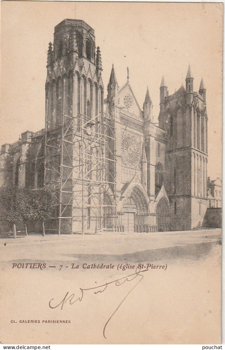 AA+ 114-(86) POITIERS - LA CATHEDRALE ( EGLISE ST PIERRE ) - Poitiers