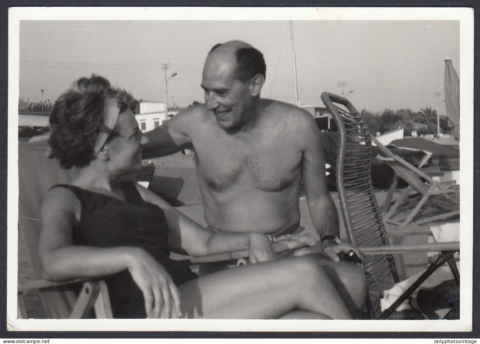 Italia 1960, Vasto (CH), Innamorati In Spiaggia, Foto Epoca Vintage Photo - Orte