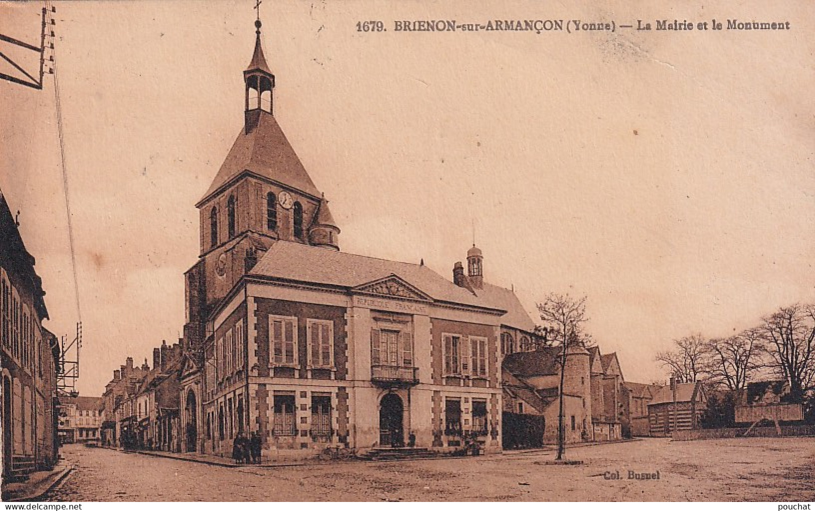 AA+ 117-(89) BRIENON SUR ARMANCON - LA MAIRIE ET LE MONUMENT - Brienon Sur Armancon