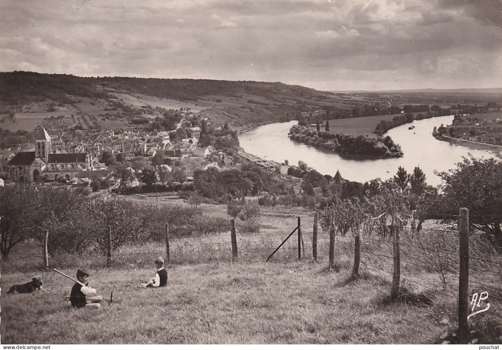 AA+ 123-(95) VETHEUIL - VUE GENERALE EN DIRECTION DE SAINT MARTIN - GARCONNETS AVEC CHIEN - Vetheuil