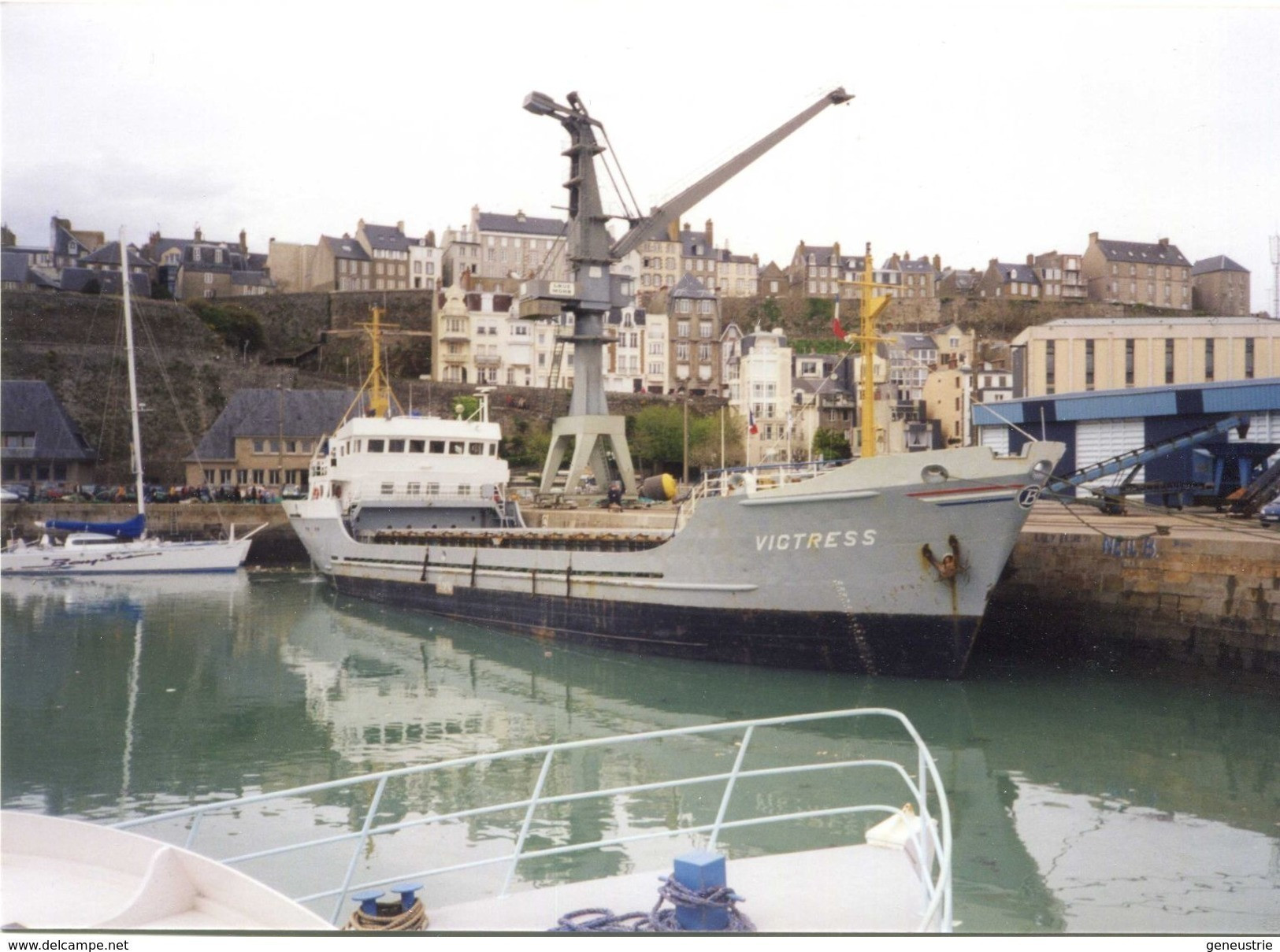 Carte-photo Moderne "Le Cargo Victress Dans Le Port De Granville" Années 90 - Manche - Normandie - Granville