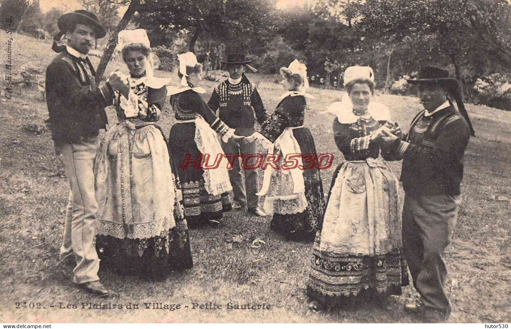 CPA GRETAGNE - LES PLAISIRS DU VILLAGE - Bretagne