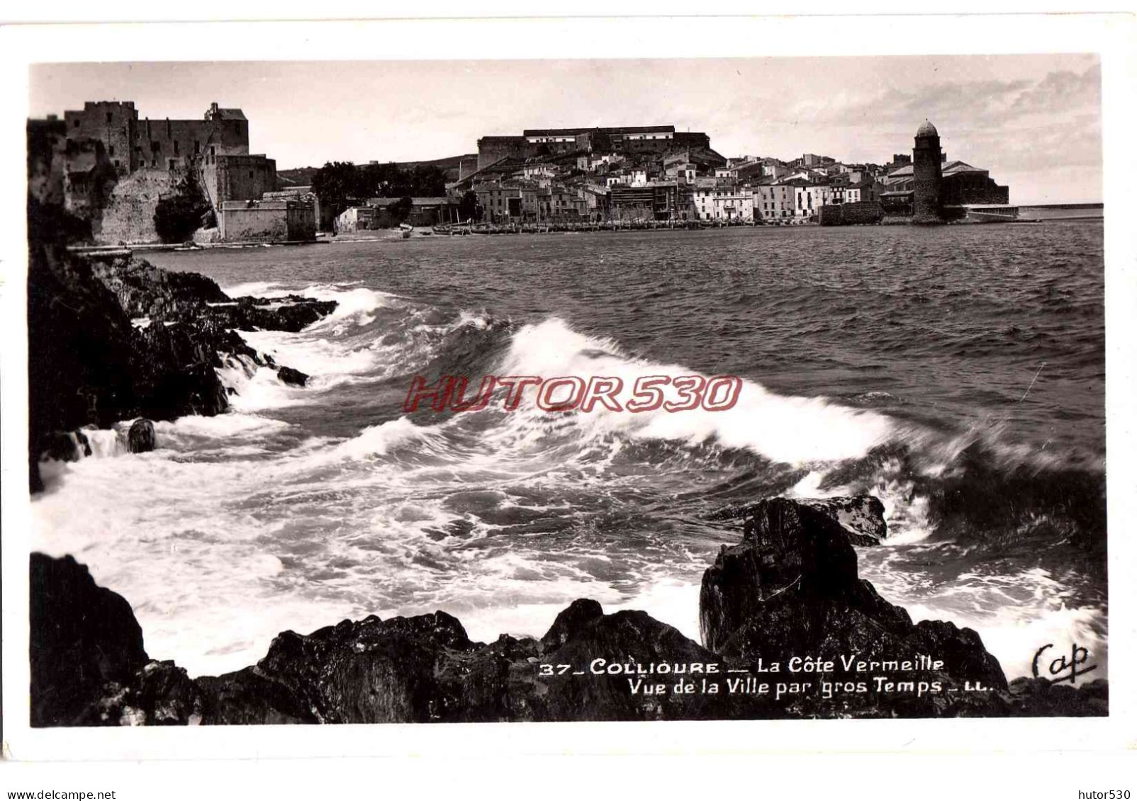 CPSM COLLIOURE - VUE SUR LA VILLE ET L'HOPITAL MILITAIRE - Collioure